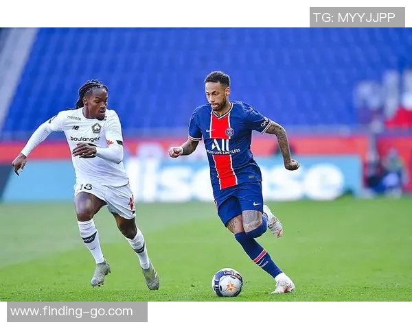 2020年巴塞罗那与巴黎圣日耳曼的经典对决回顾与分析